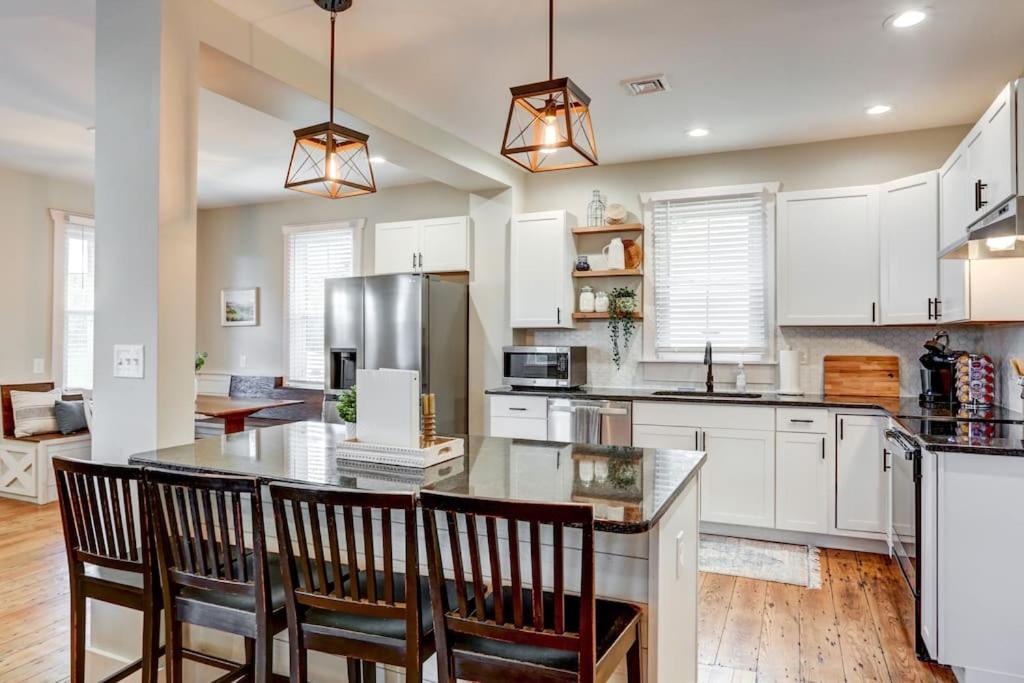 Beautiful Farmhouse Close To Lanc Hershey Etown Mount Joy Екстериор снимка