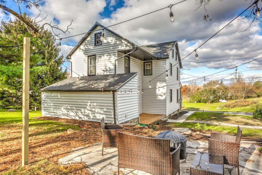 Beautiful Farmhouse Close To Lanc Hershey Etown Mount Joy Екстериор снимка