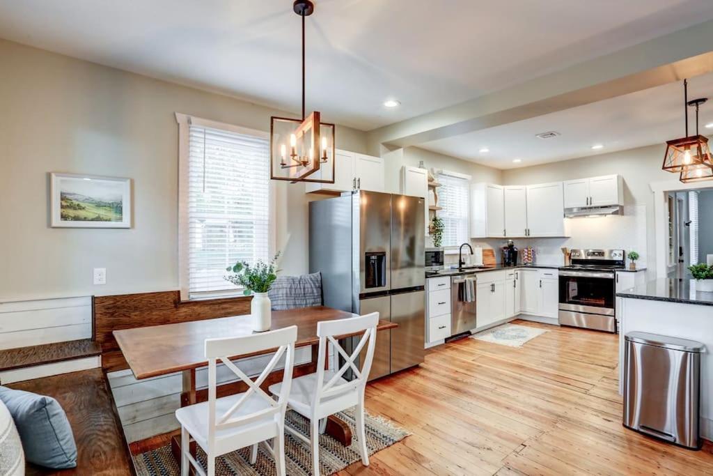 Beautiful Farmhouse Close To Lanc Hershey Etown Mount Joy Екстериор снимка