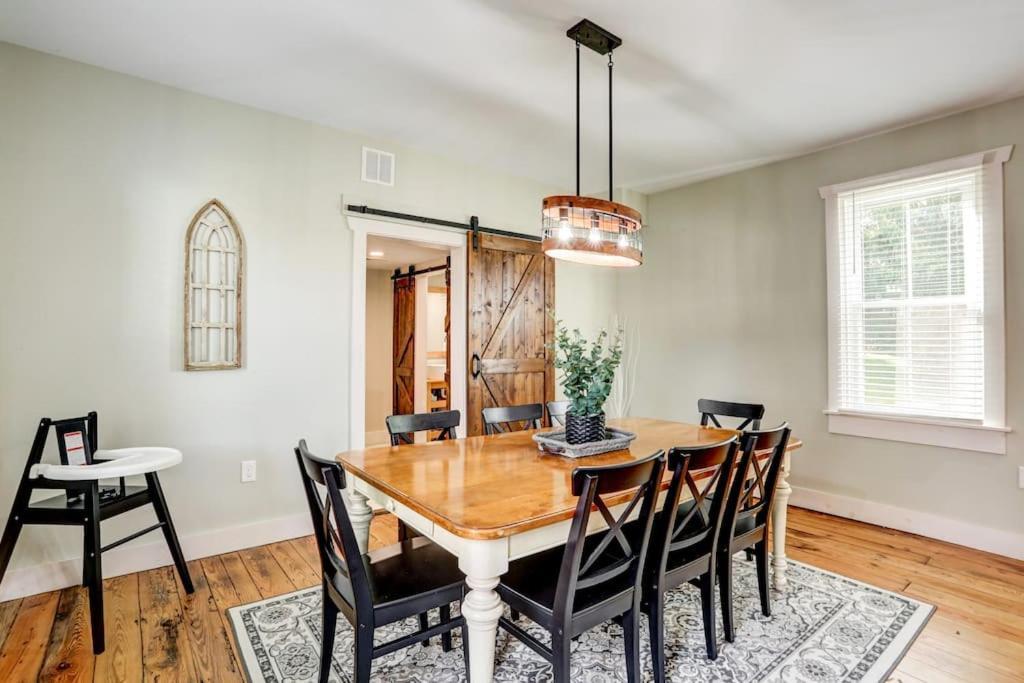 Beautiful Farmhouse Close To Lanc Hershey Etown Mount Joy Екстериор снимка